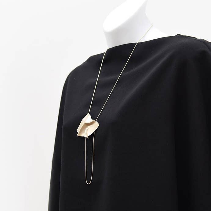 Mobula Lariat Necklace