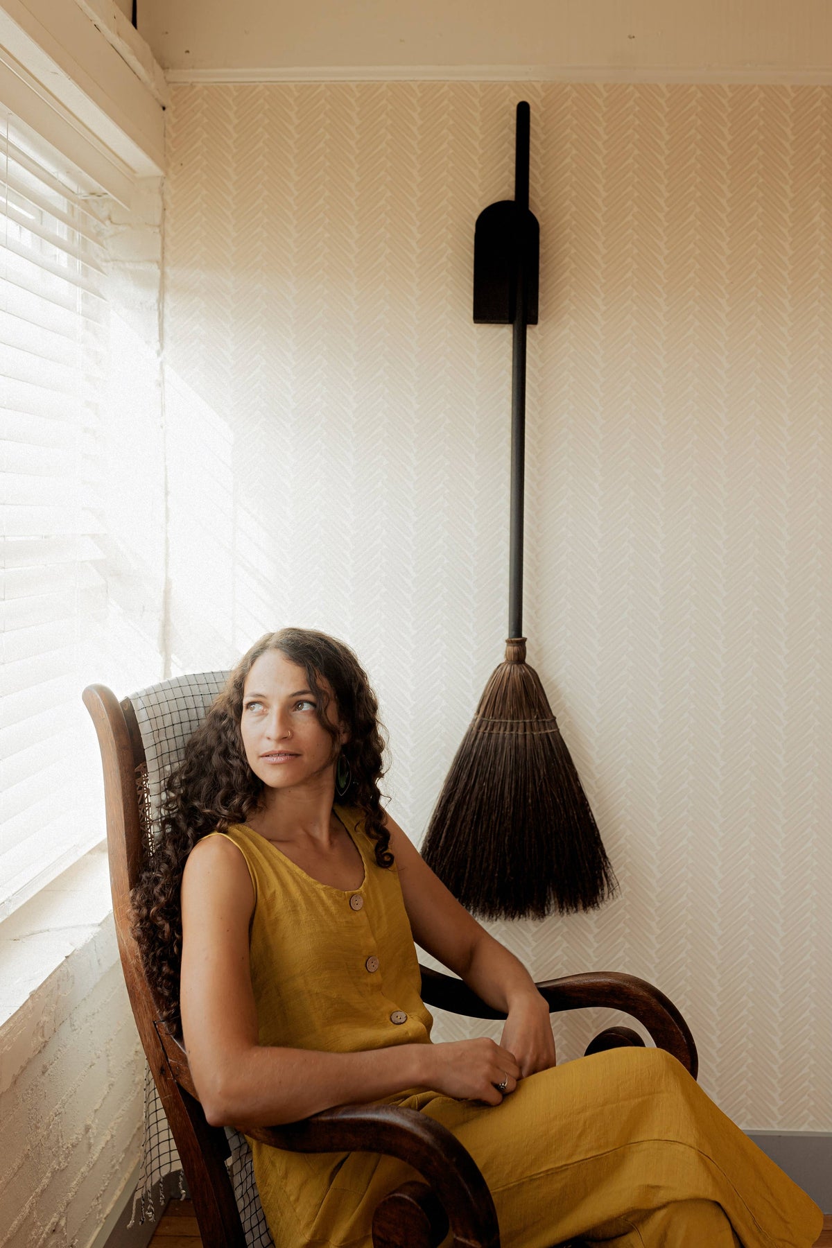 Dutch Broom Hanger Wholesale