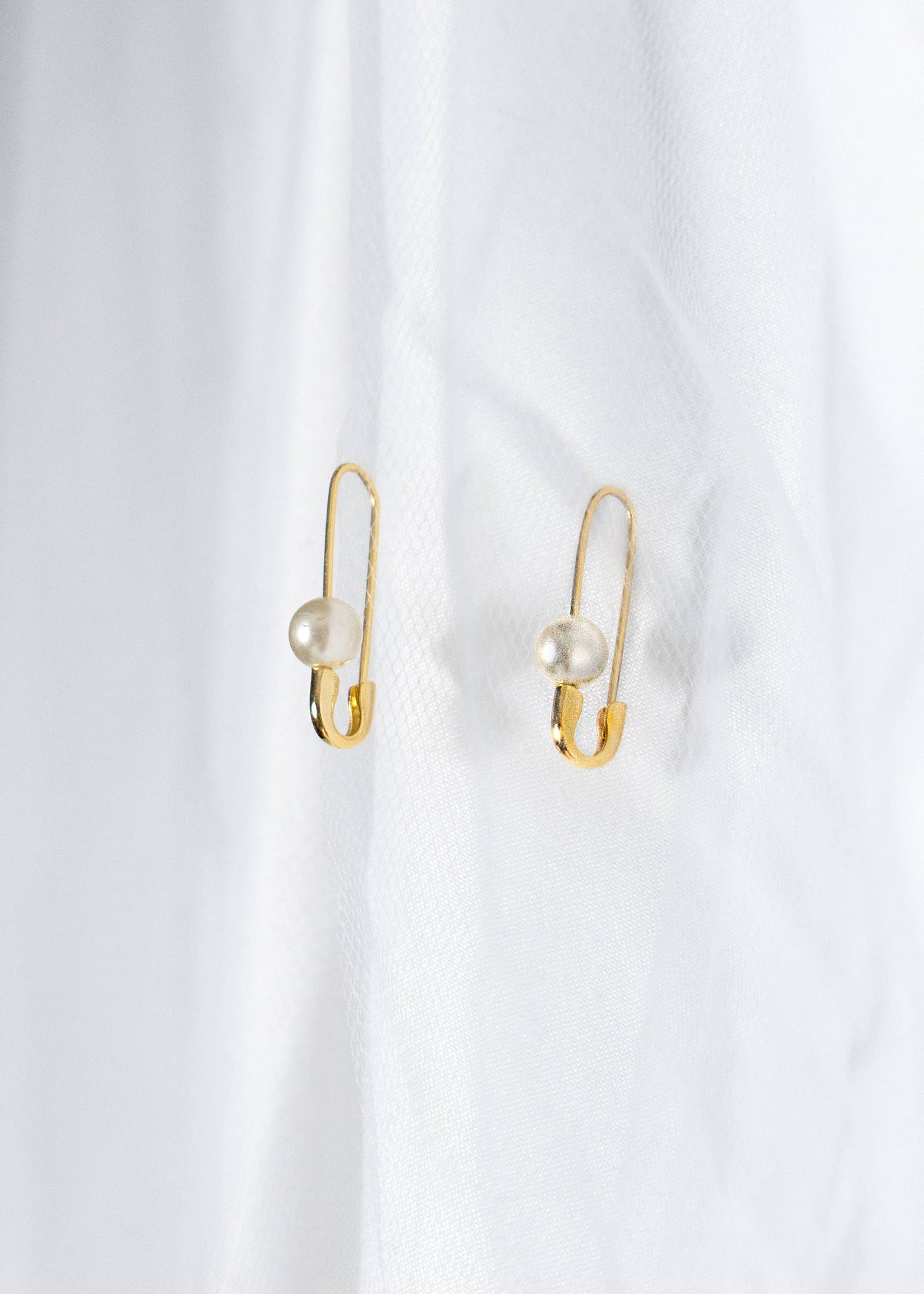 Roxy Pearl and 18K Gold Safety Pin Earring