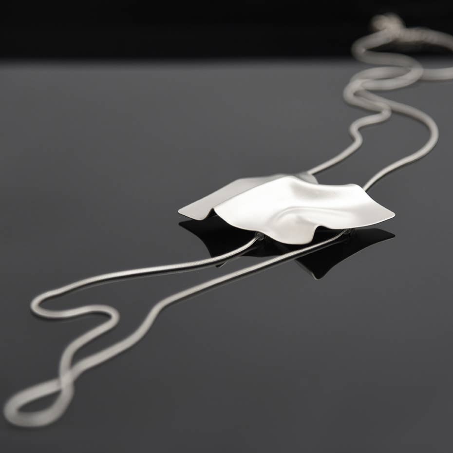 Mobula Lariat Necklace